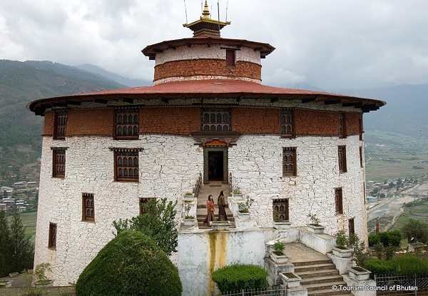 BHUTAN/ Paro  5/ 2006
Ta Dzong - National Museum was built in 1656 as a watch tower now housing the museum.
©Josef Polleross