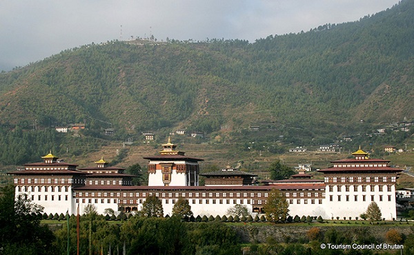 Tashichho-Dzong-Fortress-in-Bhutan1 (1)