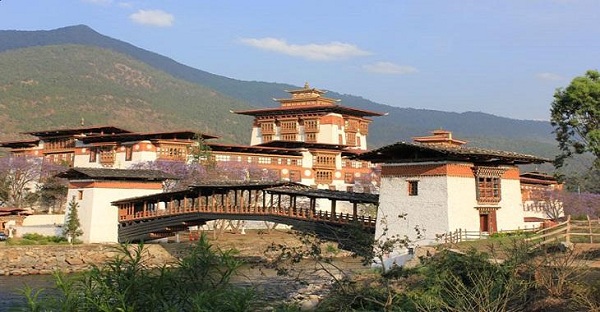 tcb_031613_punakha-dzong001